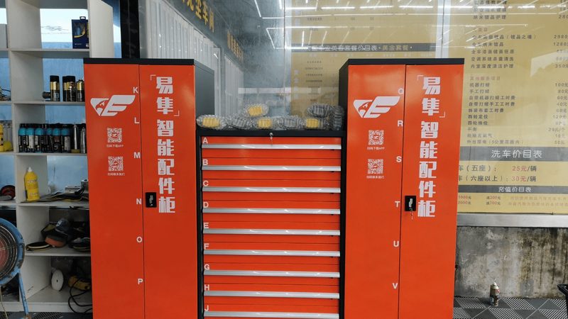 更换机油及机滤：约200-500元