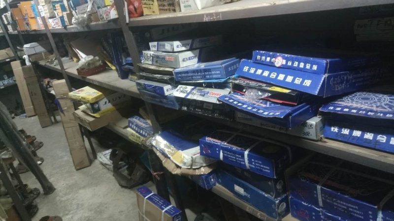 汽车配件质量是决定价格的关键因素。以下是一些判断配件质量的方法：